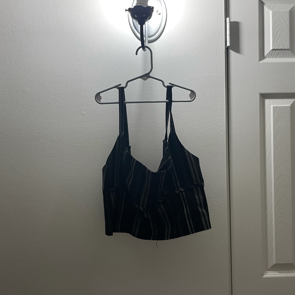Urban outfitters cropped tank top in L